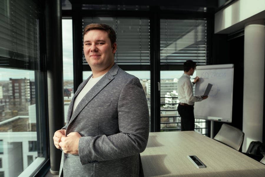 Felix Klauke im Büro von Klauke Enterprises